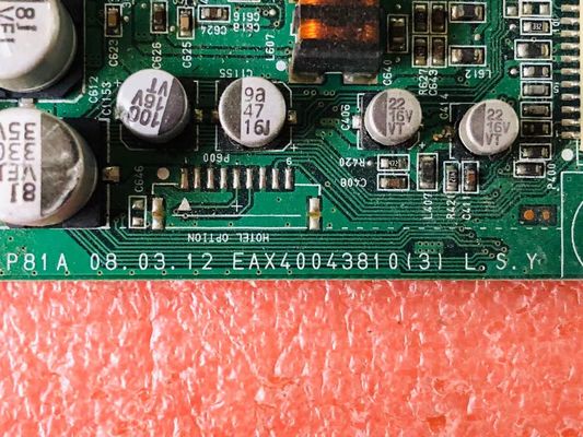 LM315QU1-SSA2 32.0&quot; 7680x4320 Industrial TFT Display 400 cd/m2 89/89/89/89 (Type.)